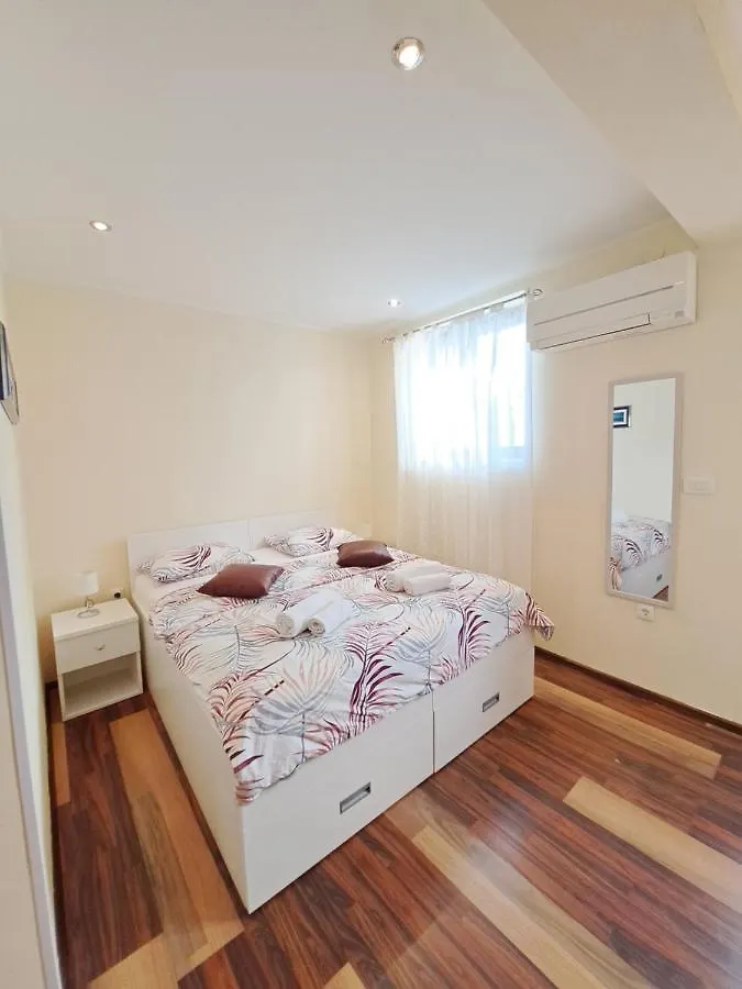 Meressa Nina&Leo Studio Apartments Novigrad Istria