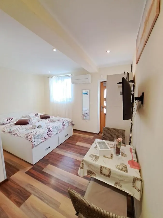 Meressa Nina&Leo Studio Apartments Novigrad Istria