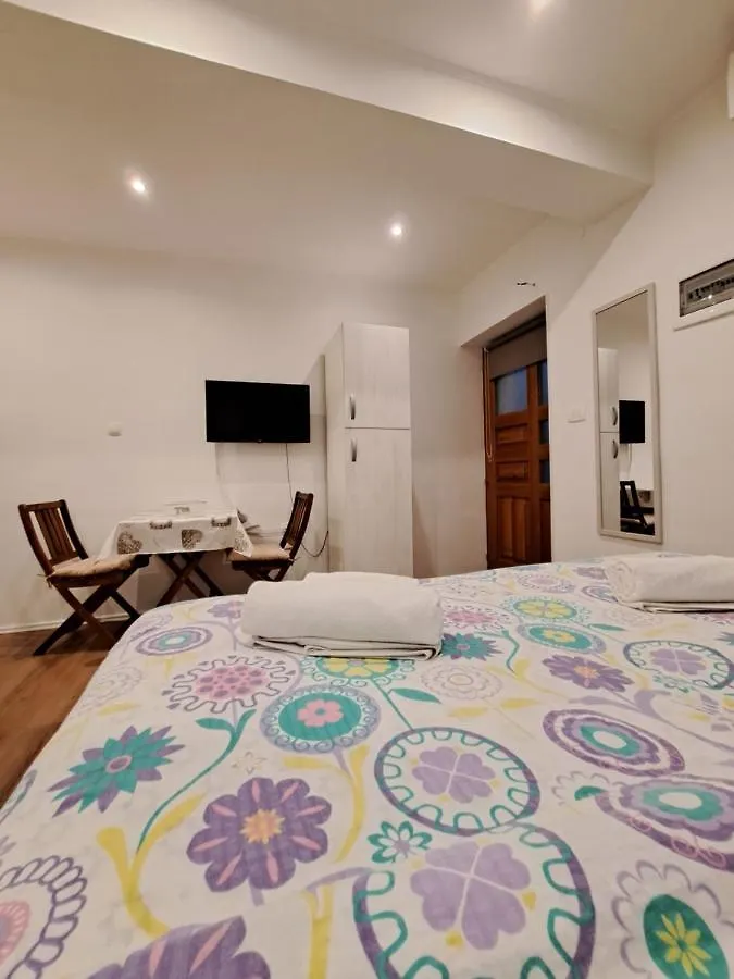 Meressa Nina&Leo Studio Apartments Novigrad Istria