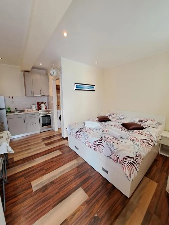 Meressa Nina&Leo Studio Apartments Novigrad  Croatia