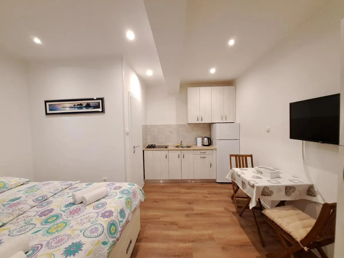 Meressa Nina&Leo Studio Apartments Novigrad