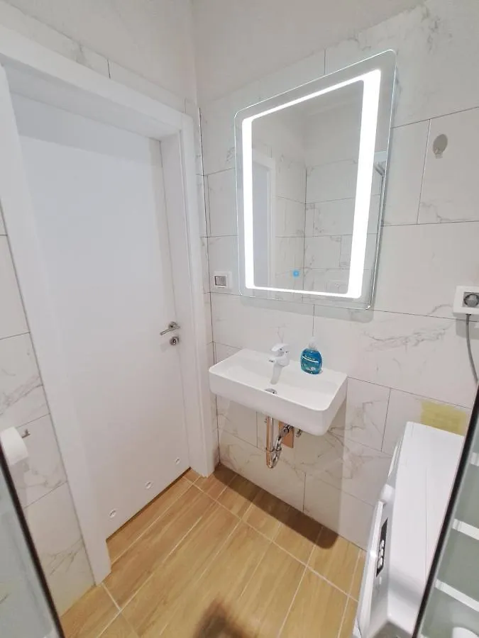 Meressa Nina&Leo Studio Apartments Novigrad  Croatia