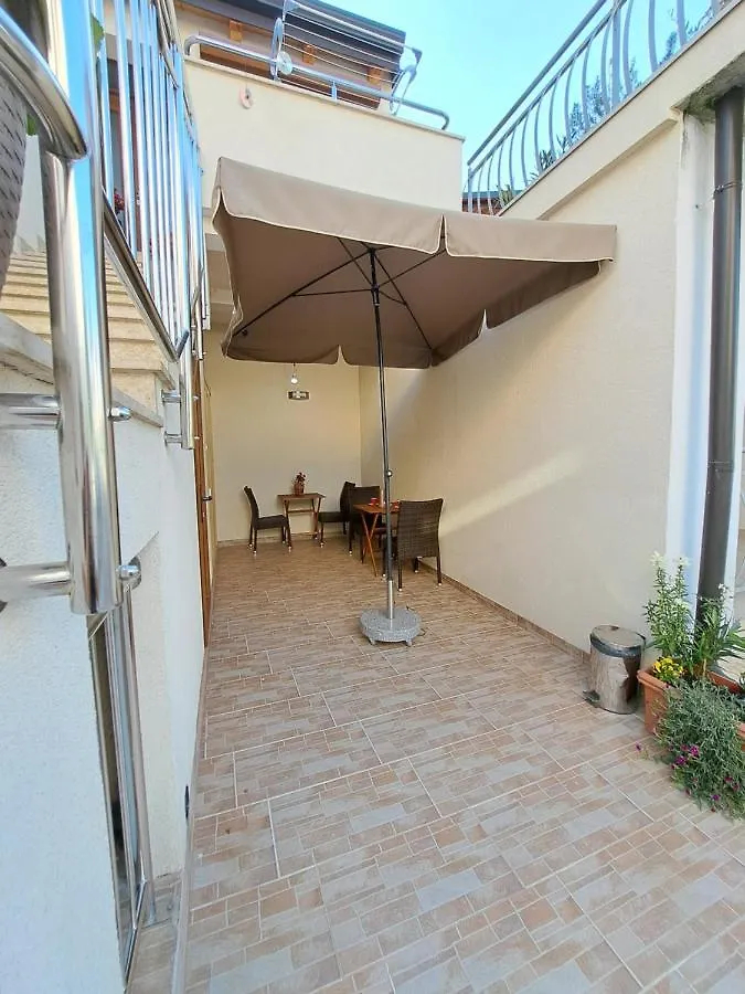 Meressa Nina&Leo Studio Apartments Novigrad  Croatia